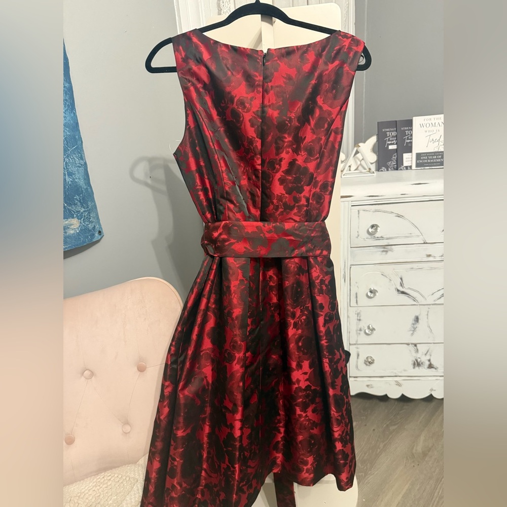 Jessica Howard Red Black Floral Cocktail Dress Size 12 Beaded Neckline Midi - Picture 8 of 9